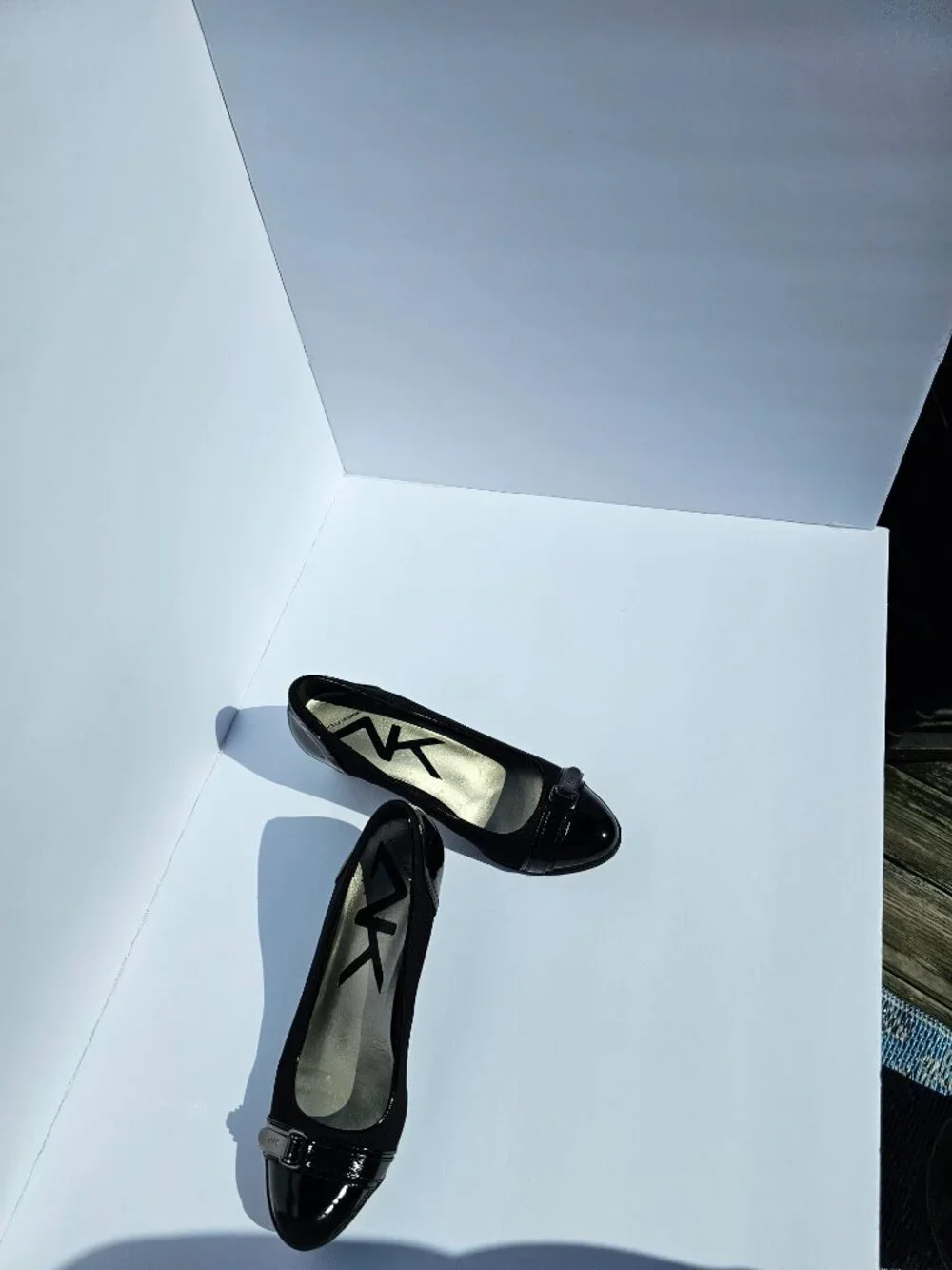 MK /  Size 8 / Black